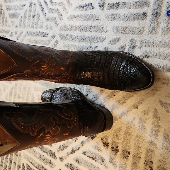 Boots - Picture 2 of 6